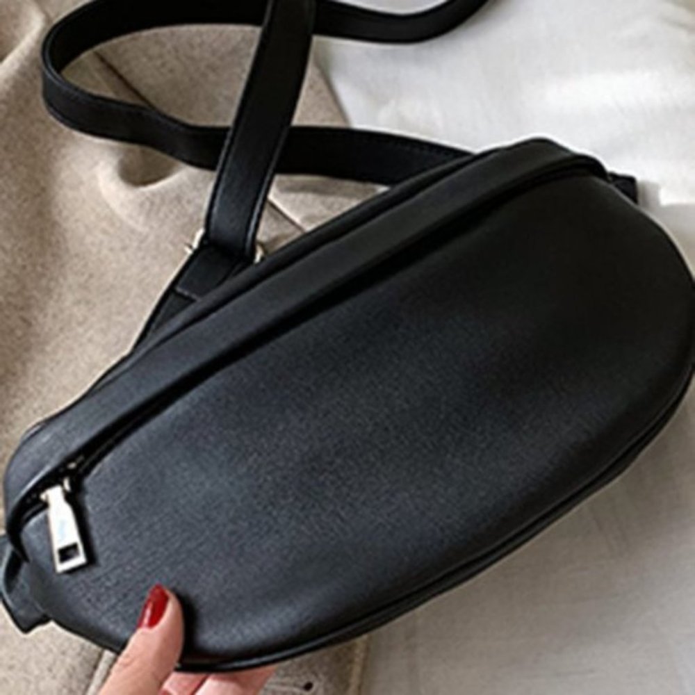 Minimalist Fanny Pack Black - Picture 3 of 6